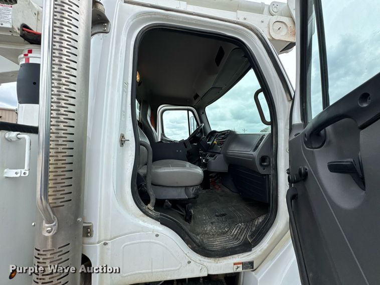 image for item DO0969 2016 Freightliner Business Class M2 bucket truck