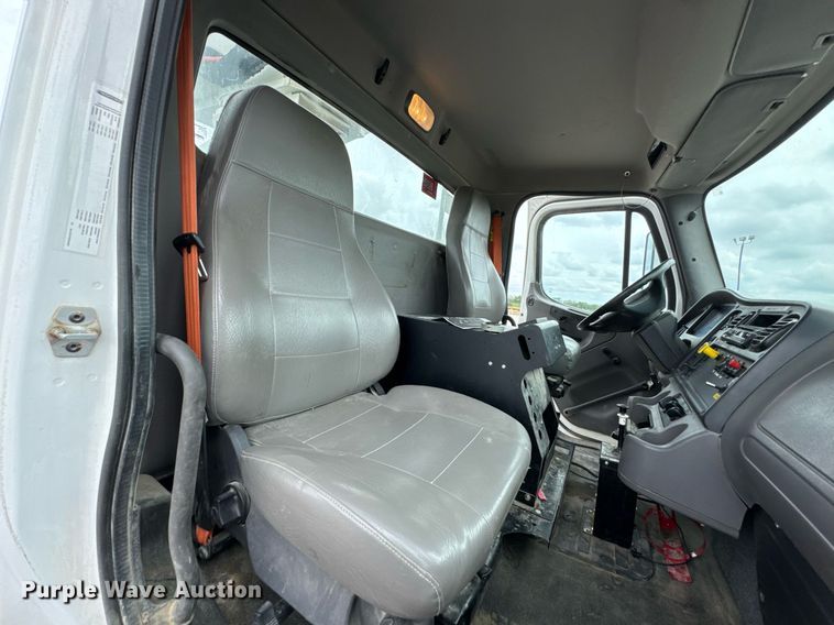 image for item DO0969 2016 Freightliner Business Class M2 bucket truck