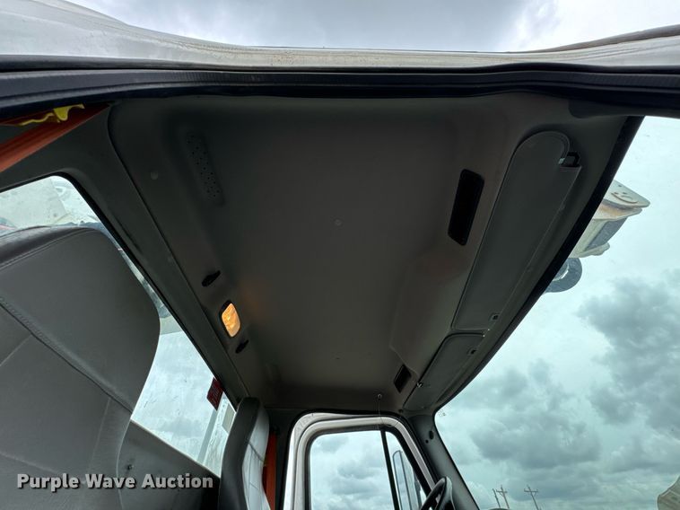 image for item DO0969 2016 Freightliner Business Class M2 bucket truck