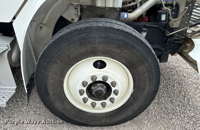 image for item DO0969 2016 Freightliner Business Class M2 bucket truck