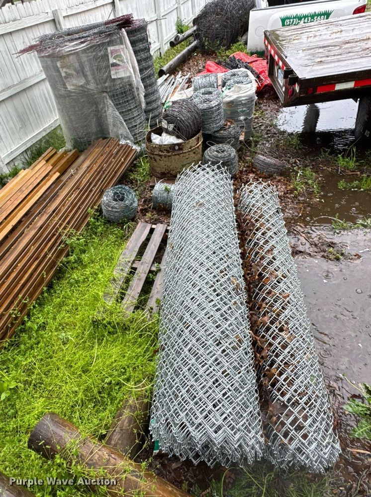 image for item DO0989 Fencing materials