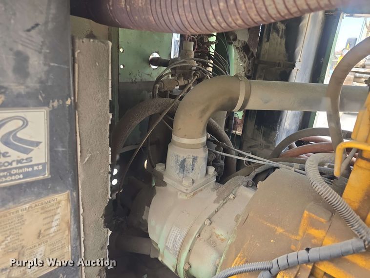 image for item DO7941 Sullair 185 DPQJD air compressor