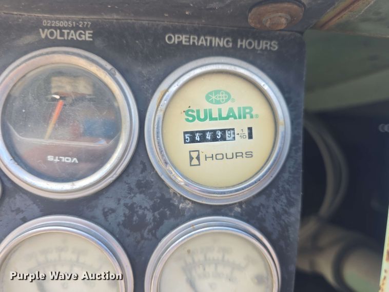 image for item DO7942 Sullair 375 DPQJD air compressor