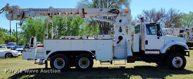 image for item DP4914 2005 International 7400 digger derrick truck