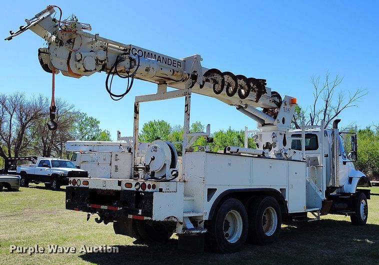 image for item DP4914 2005 International 7400 digger derrick truck