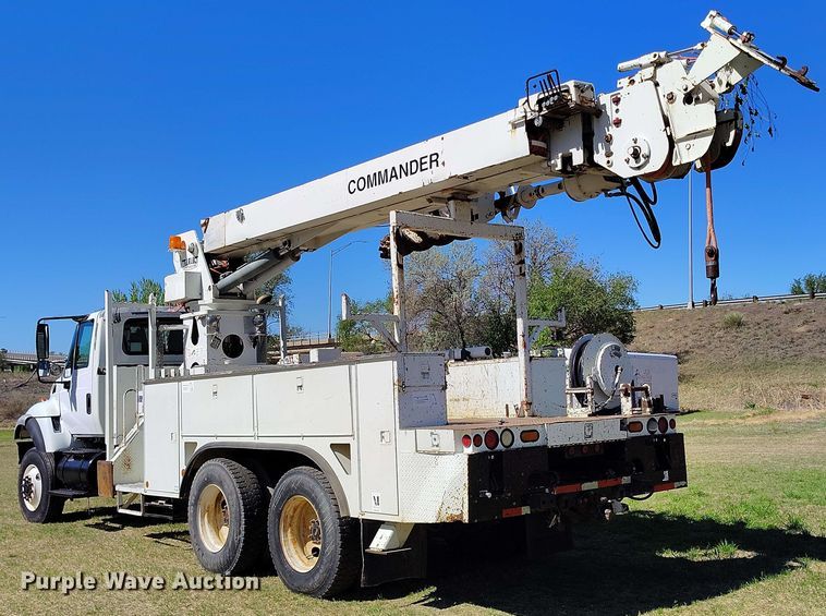 image for item DP4914 2005 International 7400 digger derrick truck