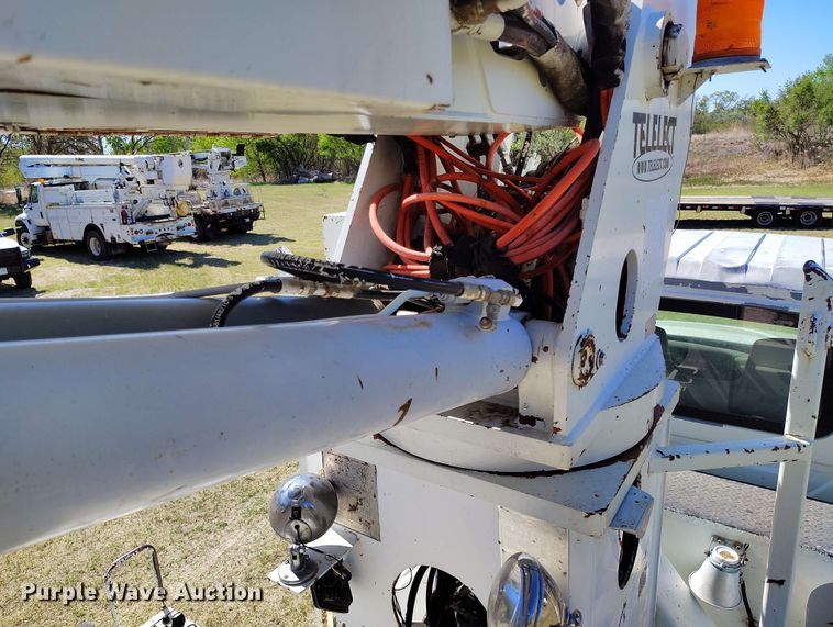 image for item DP4914 2005 International 7400 digger derrick truck