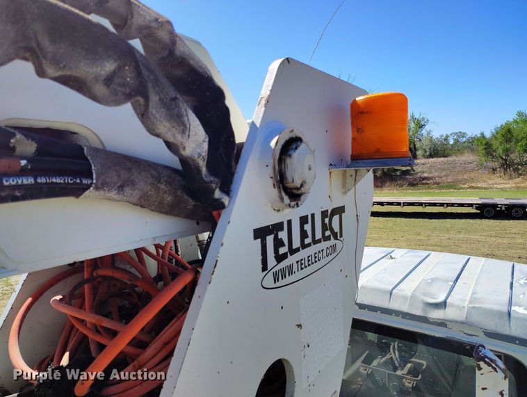 image for item DP4914 2005 International 7400 digger derrick truck