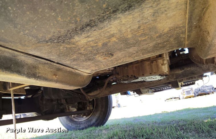 image for item DP4914 2005 International 7400 digger derrick truck