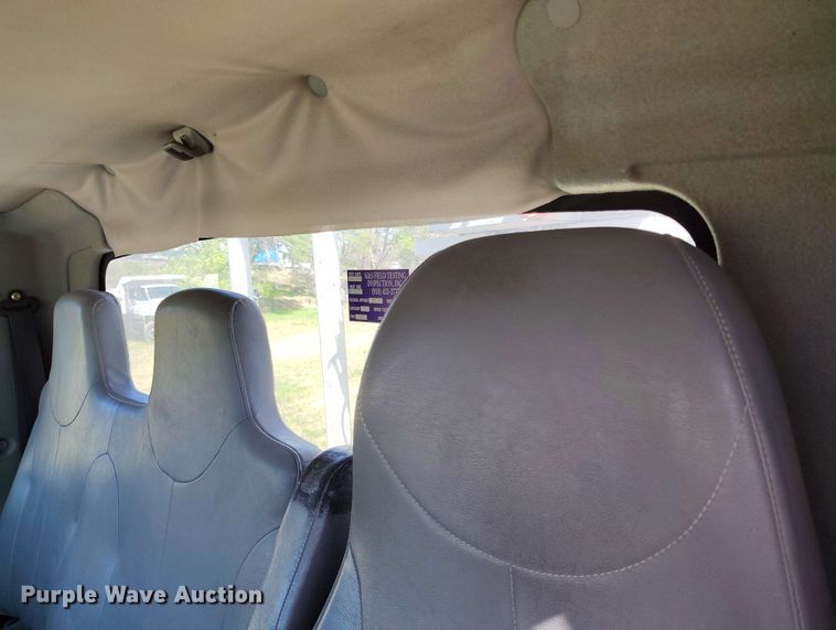 image for item DP4914 2005 International 7400 digger derrick truck