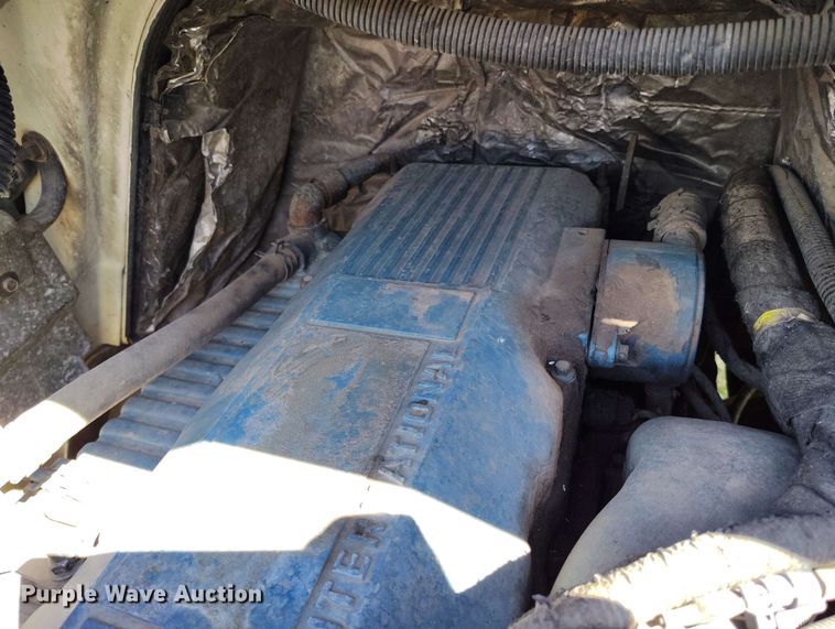 image for item DP4914 2005 International 7400 digger derrick truck