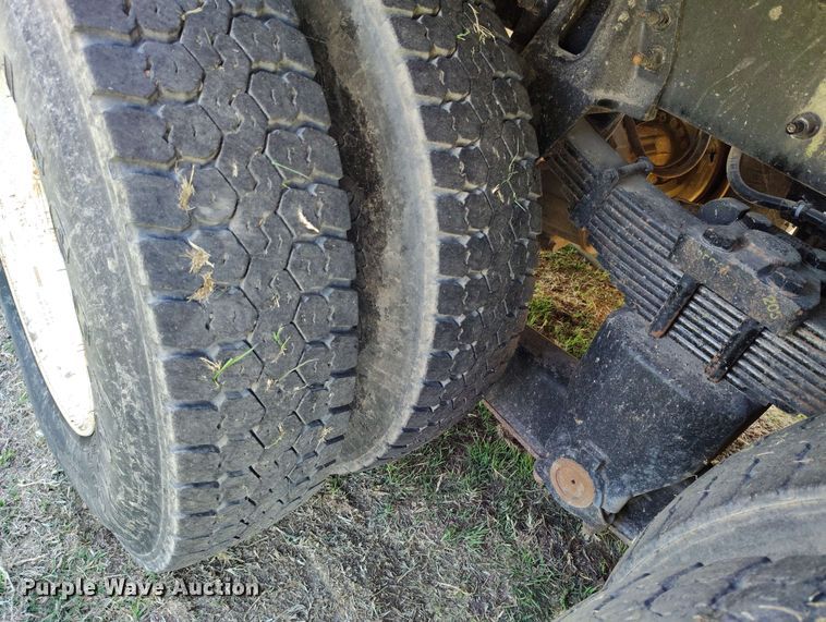 image for item DP4914 2005 International 7400 digger derrick truck