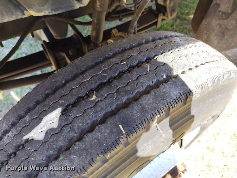 image for item DP4914 2005 International 7400 digger derrick truck