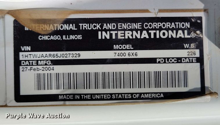 image for item DP4914 2005 International 7400 digger derrick truck
