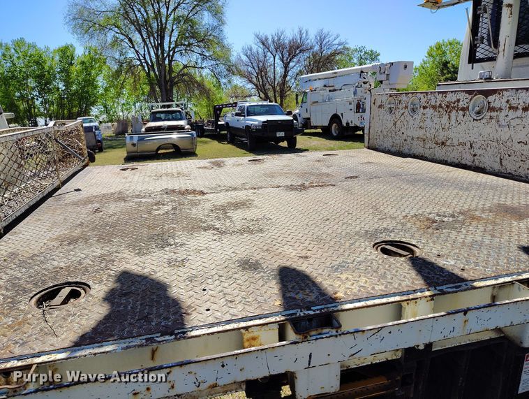 image for item DP4915 2008 International 4400 digger derrick truck