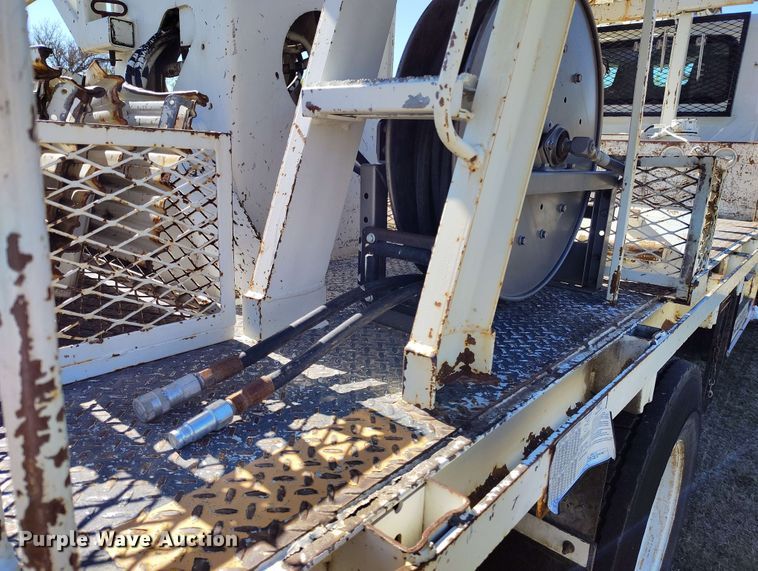 image for item DP4915 2008 International 4400 digger derrick truck