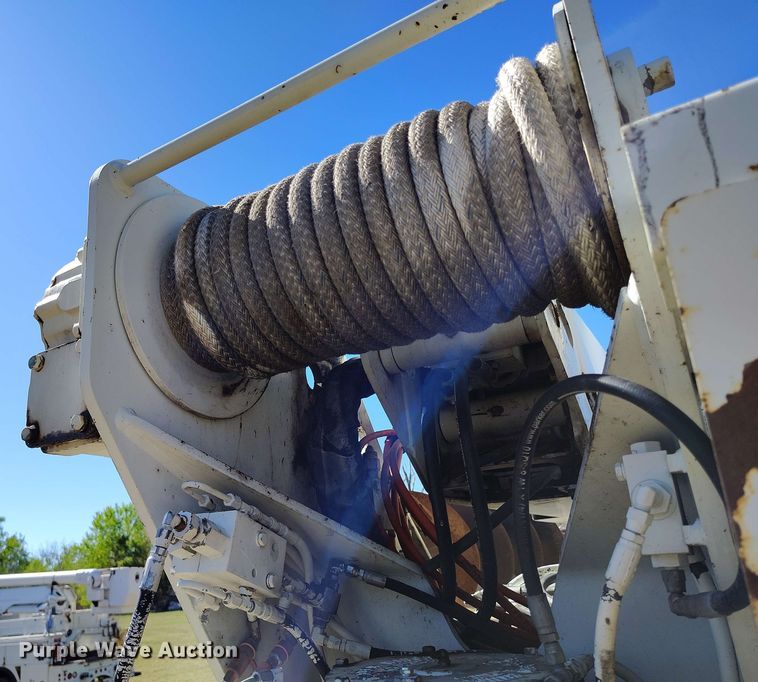 image for item DP4915 2008 International 4400 digger derrick truck