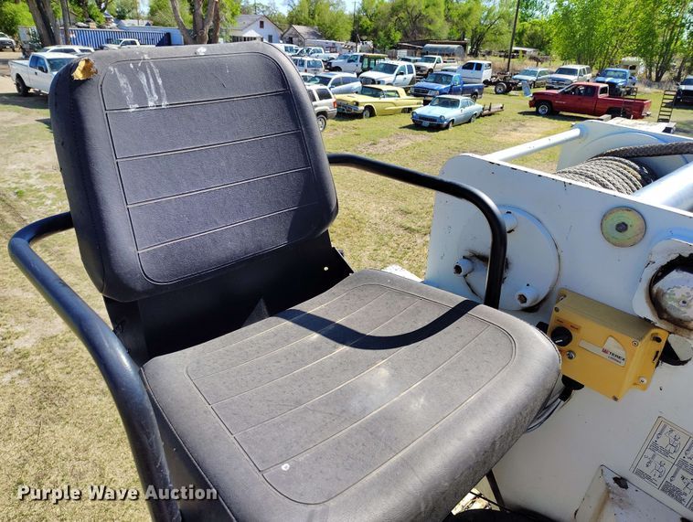 image for item DP4915 2008 International 4400 digger derrick truck