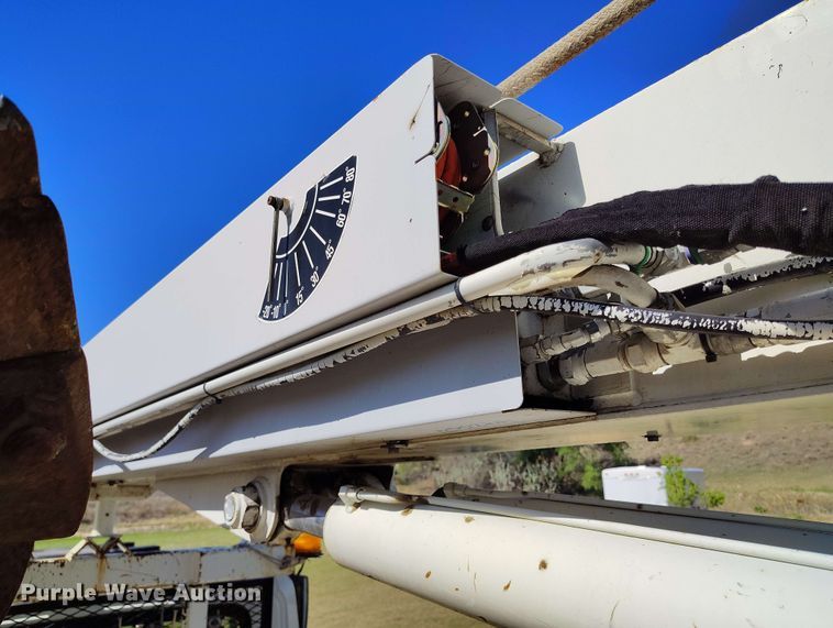 image for item DP4915 2008 International 4400 digger derrick truck