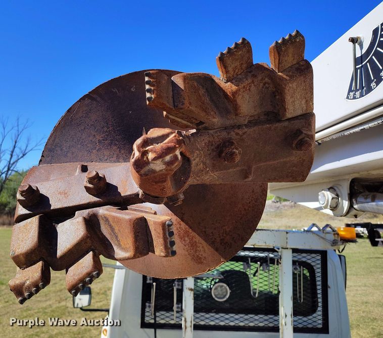 image for item DP4915 2008 International 4400 digger derrick truck