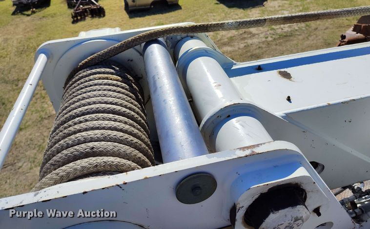 image for item DP4915 2008 International 4400 digger derrick truck