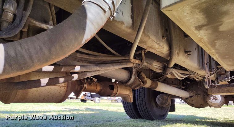 image for item DP4915 2008 International 4400 digger derrick truck