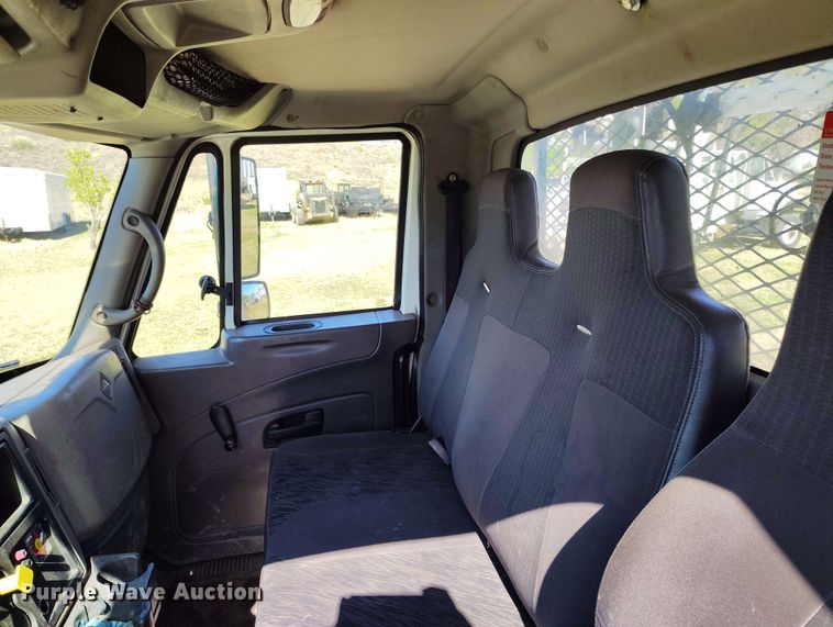 image for item DP4915 2008 International 4400 digger derrick truck