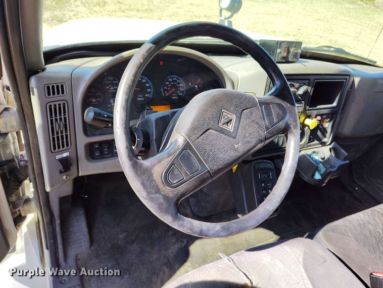 image for item DP4915 2008 International 4400 digger derrick truck