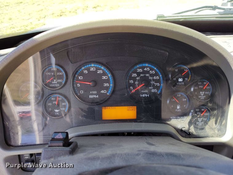 image for item DP4915 2008 International 4400 digger derrick truck