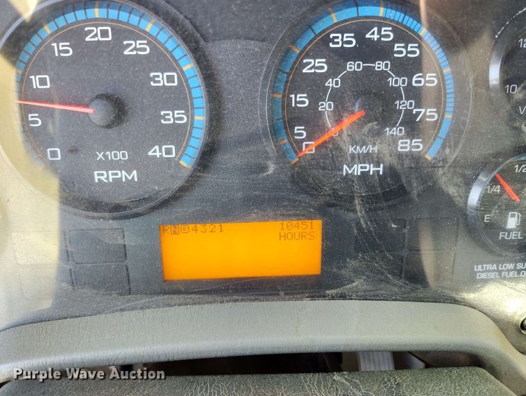 image for item DP4915 2008 International 4400 digger derrick truck