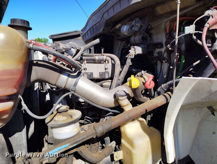 image for item DP4915 2008 International 4400 digger derrick truck