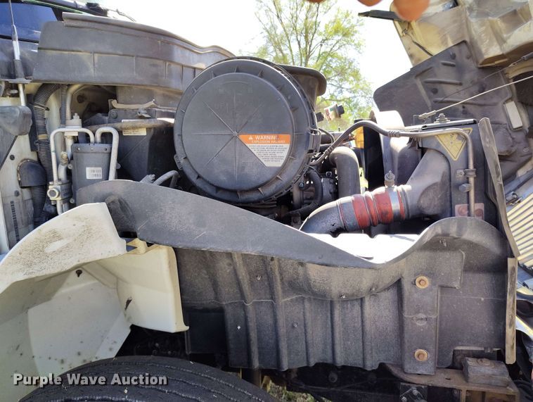 image for item DP4915 2008 International 4400 digger derrick truck