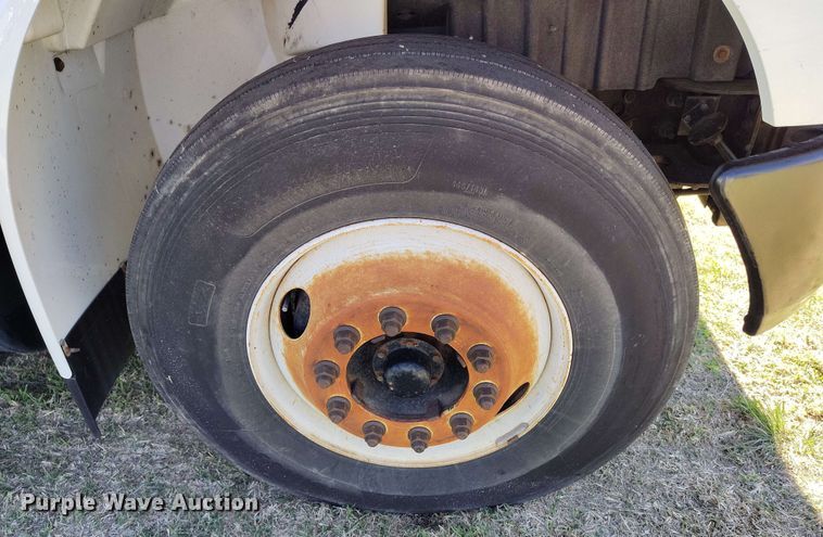 image for item DP4915 2008 International 4400 digger derrick truck