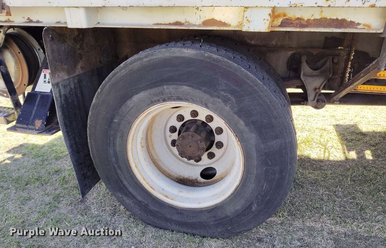 image for item DP4915 2008 International 4400 digger derrick truck