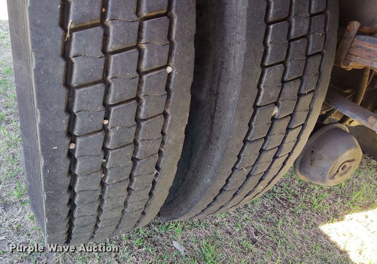 image for item DP4915 2008 International 4400 digger derrick truck