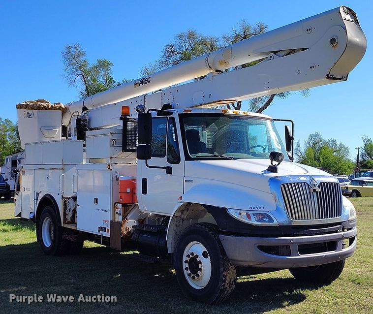 image for item DP4916 2009 International 4400 bucket truck