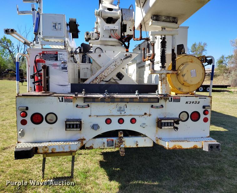 image for item DP4916 2009 International 4400 bucket truck