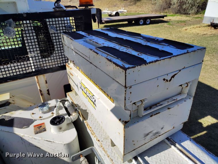 image for item DP4916 2009 International 4400 bucket truck