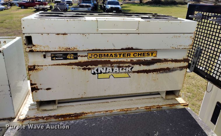 image for item DP4916 2009 International 4400 bucket truck