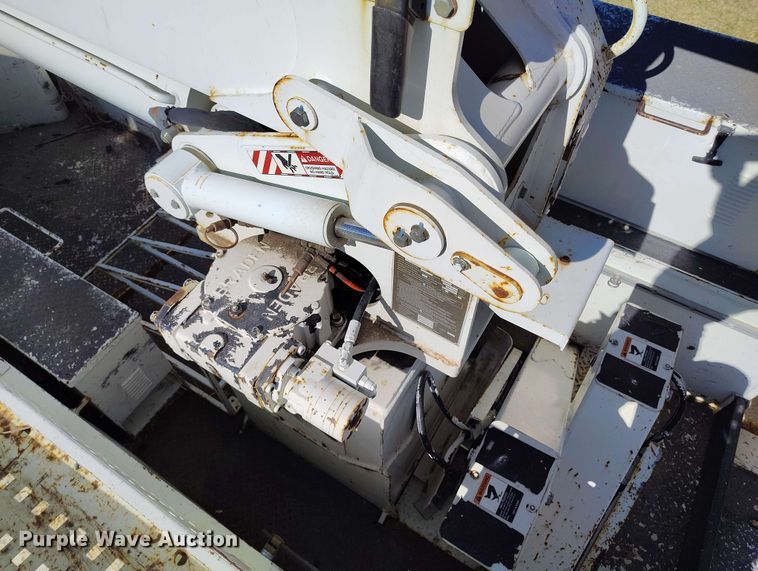 image for item DP4916 2009 International 4400 bucket truck