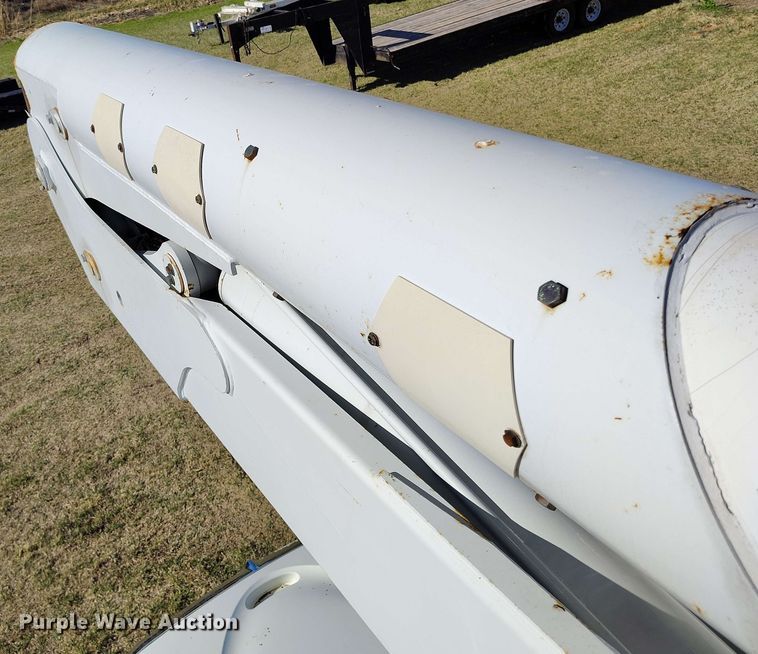 image for item DP4916 2009 International 4400 bucket truck