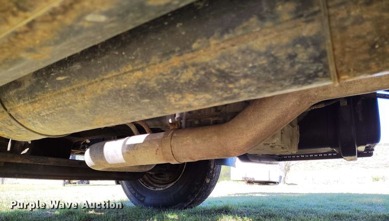 image for item DP4916 2009 International 4400 bucket truck