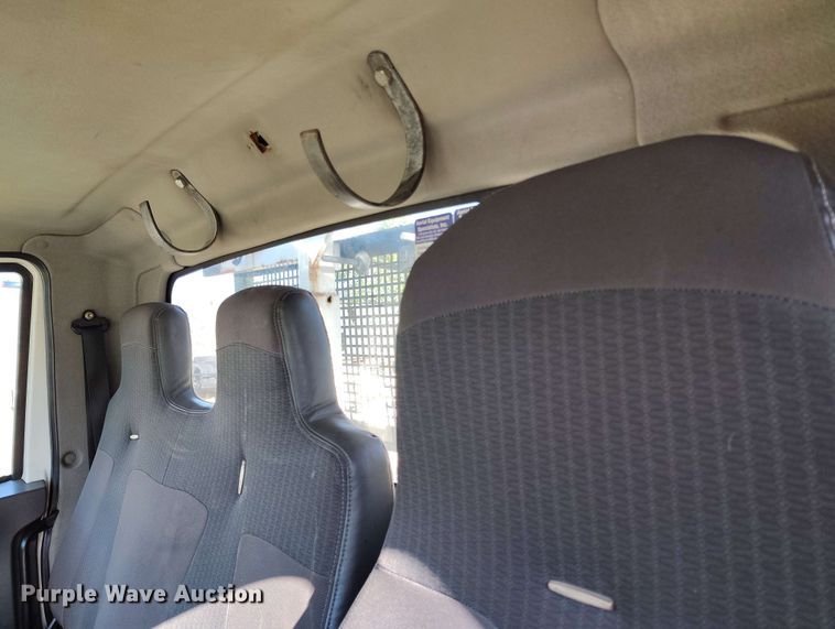 image for item DP4916 2009 International 4400 bucket truck