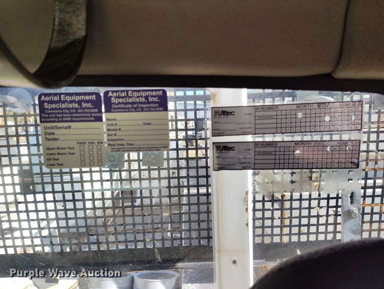 image for item DP4916 2009 International 4400 bucket truck