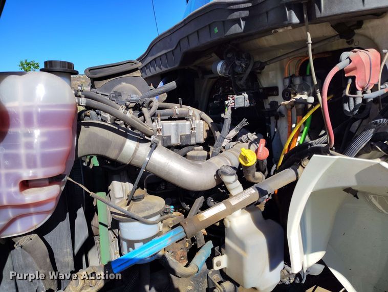 image for item DP4916 2009 International 4400 bucket truck