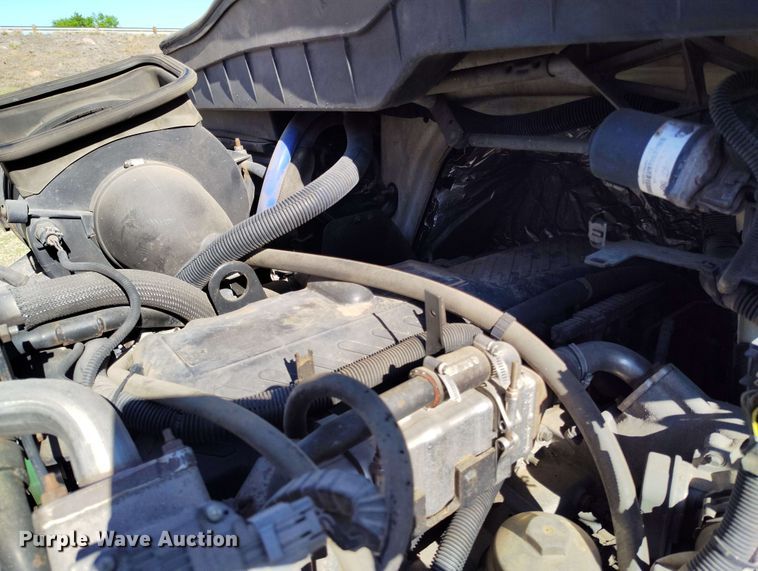 image for item DP4916 2009 International 4400 bucket truck