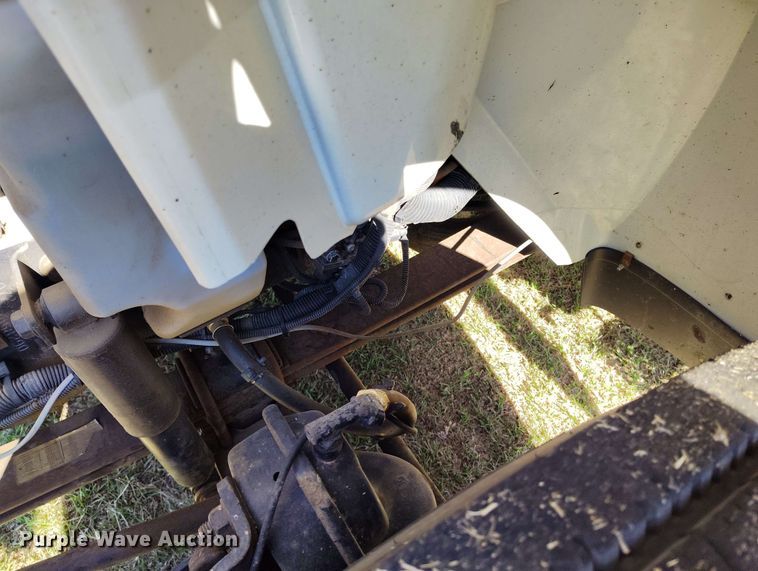 image for item DP4916 2009 International 4400 bucket truck