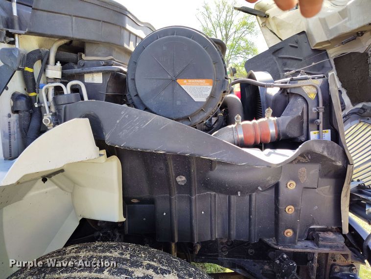 image for item DP4916 2009 International 4400 bucket truck