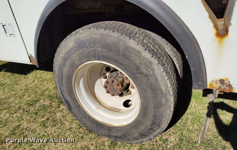 image for item DP4916 2009 International 4400 bucket truck