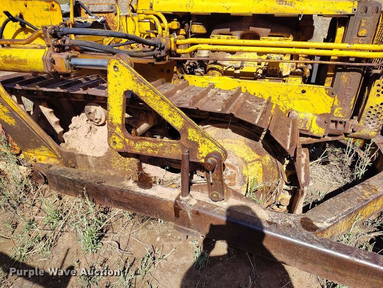 image for item DP4928 Caterpillar D4 dozer